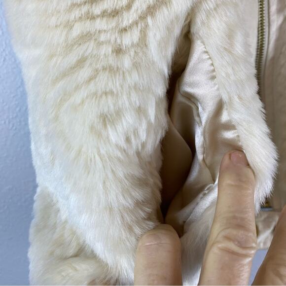 EUC ROZ & ALI Small Faux Fur Vest Faux Suede Trim Dble Snap Zip - Picture 6 of 10